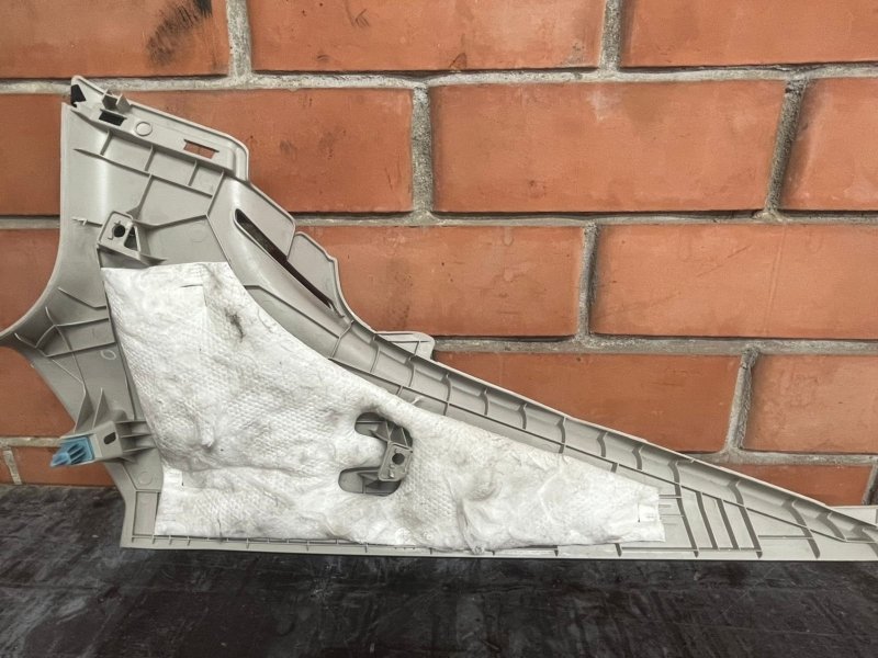 Обшивка стойки кузова задняя правая 6 2014 GJ Обшивка стойки кузова задняя правая 6 2014 GJ