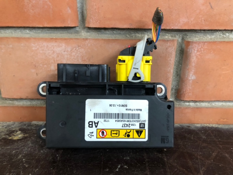 Запчасть блок airbag Opel Astra J 13582437 контрактная Блок AirBag Opel Astra J 13582437 контрактная