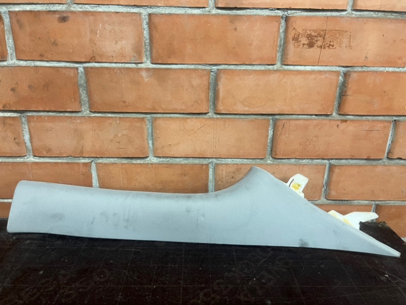 Обшивка стойки кузова передняя правая Hyundai i40 1 Обшивка стойки кузова передняя правая Hyundai i40 1