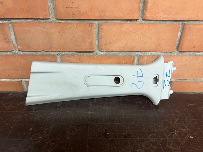 Обшивка стойки кузова левая Fabia 2