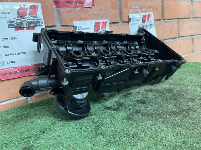 Крышка клапанов 3-series F30 N47D20C Крышка клапанов 3-series F30 N47D20C