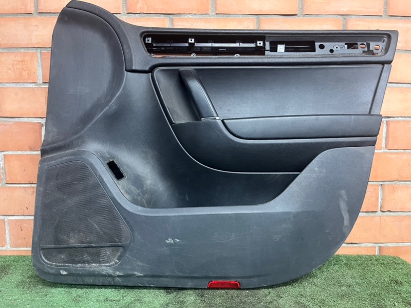 Обшивка двери передняя правая Volkswagen Touareg 2 7P1867012 Б/У