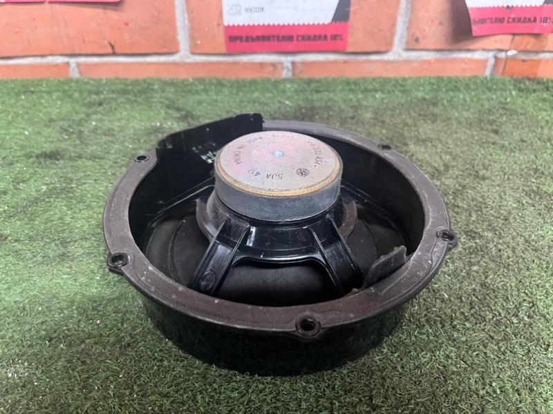 Динамик передний правый Touareg 2