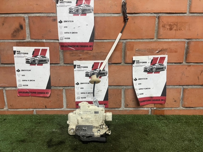 Замок двери передний правый Volkswagen Touareg 2 8J2837016A Б/У