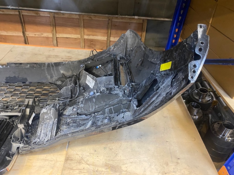 Бампер передний X7 G07