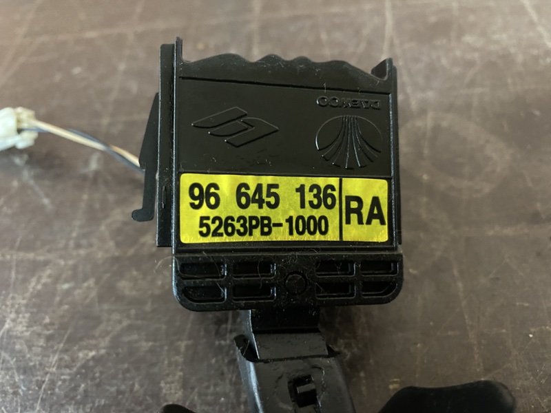 Подрулевой переключатель поворотников Epica V250