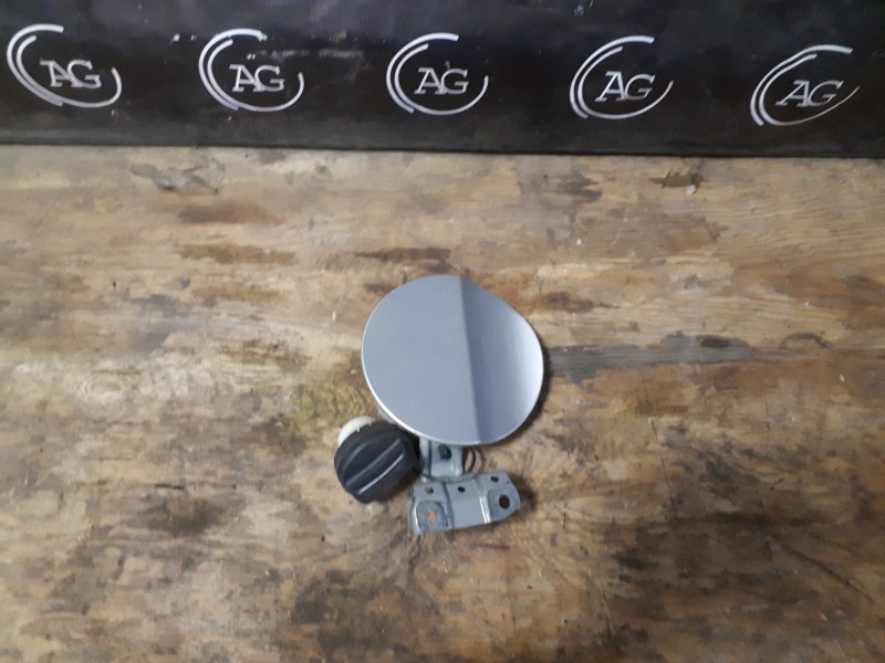 Запчасть лючок бензобака Honda Fit GP6 LEB контрактная Лючок бензобака Honda Fit GP6 LEB контрактная