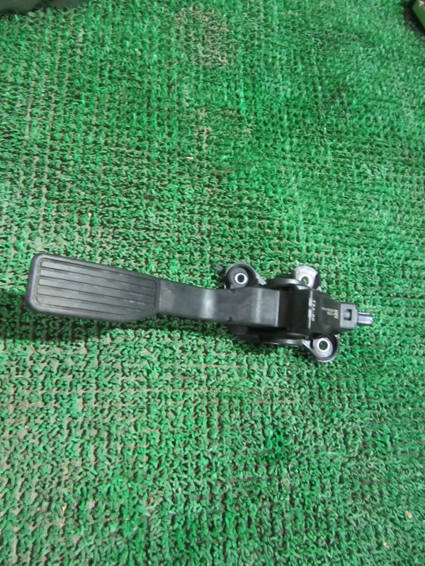 Педаль акселератора Honda Fit GK3 LEB контрактная