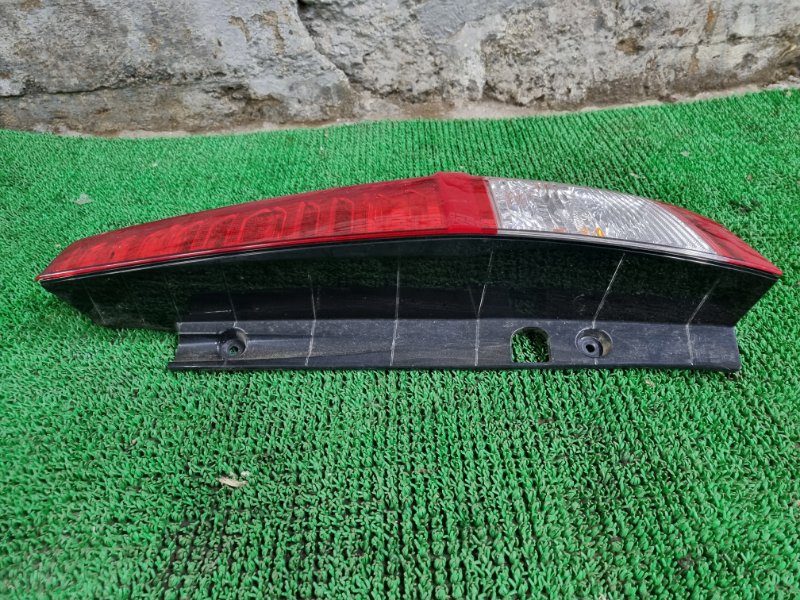 Стоп сигнал правый Roomy 2019 M910A-0070740 1KR-FE