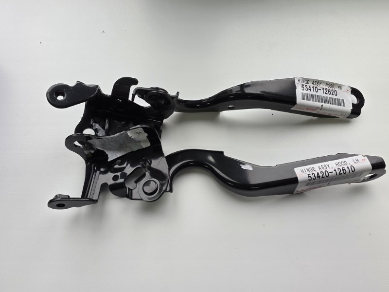 Петля капота Toyota Corolla Axio 2012+ NZE161 53420-12610 новая