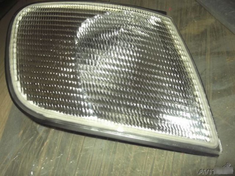 Поворотник правый Audi 100 1991-1994 C4 4411509RUEC новая