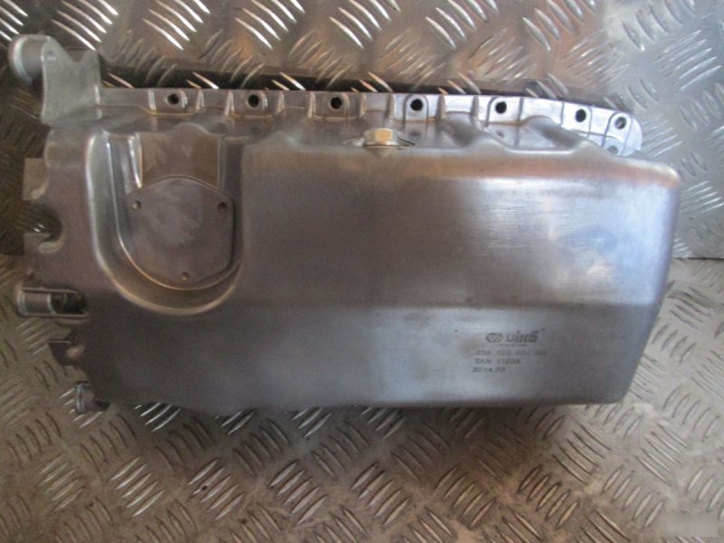 Поддон двигателя Seat 1997-2005 038103601NA 10000050 новая