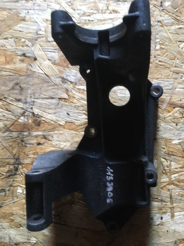 Кронштейн генератора Focus I FXD