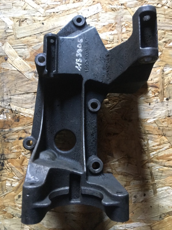 Кронштейн генератора Ford Focus I FXD