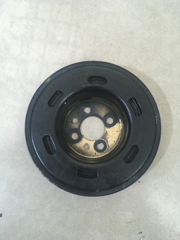 Шкив коленвала Volkswagen Golf 4 AEH 06a105243e контрактная