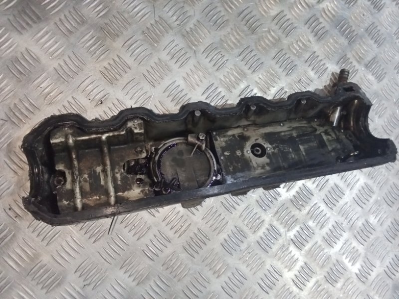 Крышка клапанная AUDI 100 C4 AAT