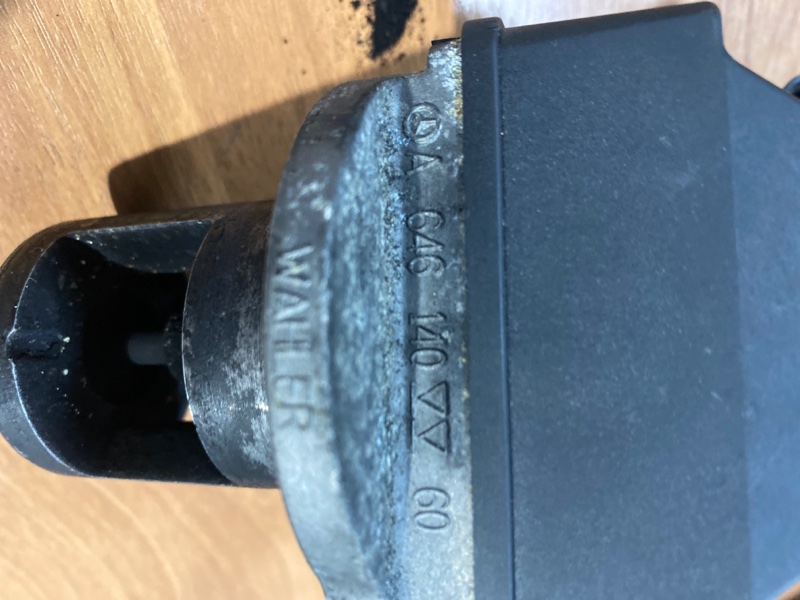 Клапан егр C-class W203 MO646.963