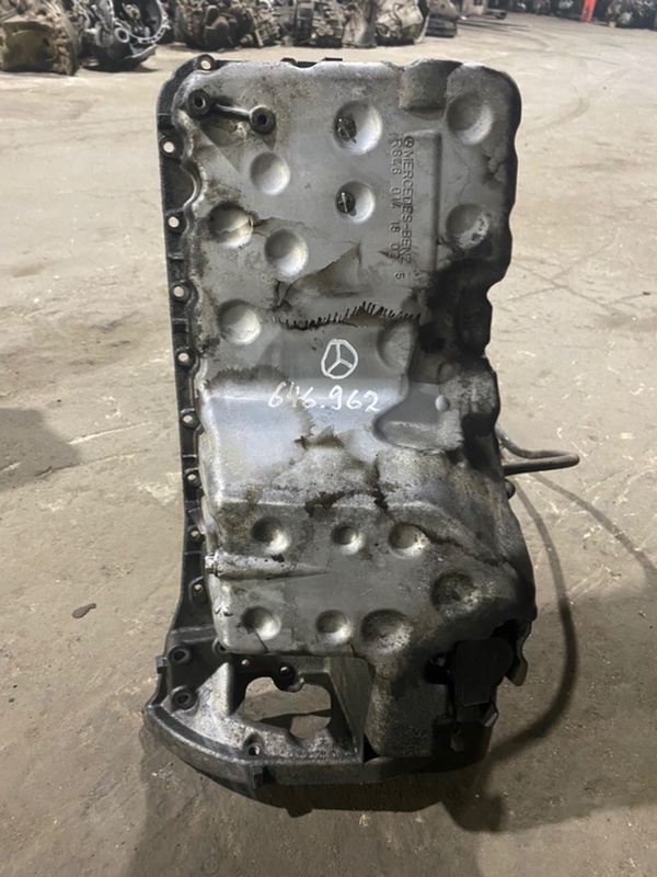 Поддон двигателя Mercedes-Benz C-class W203 MO646.963 A6460141802 контрактная