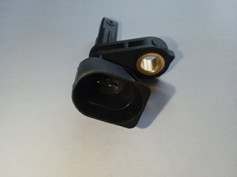 Датчик ABS передний левый Transporter 2003-2009 T5