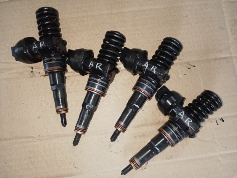Форсунка топливная Volkswagen Passat 2001-2009 AWX 038130073AR Б/У