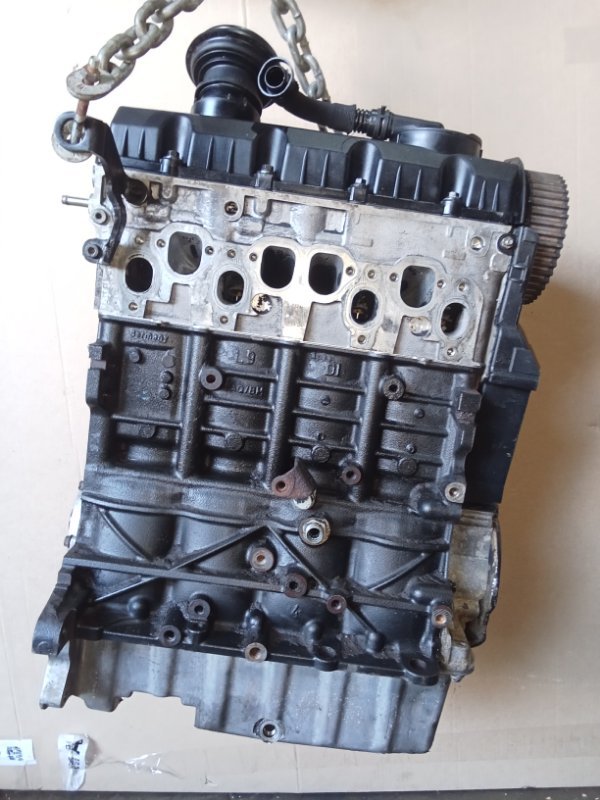 Двигатель Volkswagen Transporter 2003-2009 7H AXC 038100042K Б/У