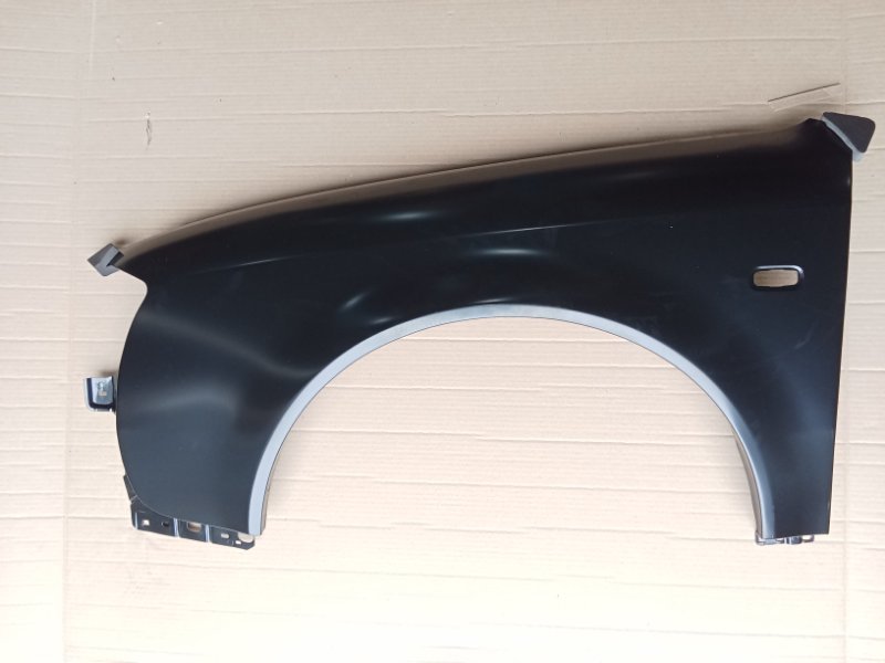 Крыло переднее левое Audi A6 2002-2005 4B 4B0821105B новая