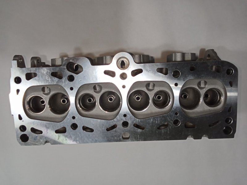 Головка блока Volkswagen Transporter 2003-2015 AXA 06A103351E новая