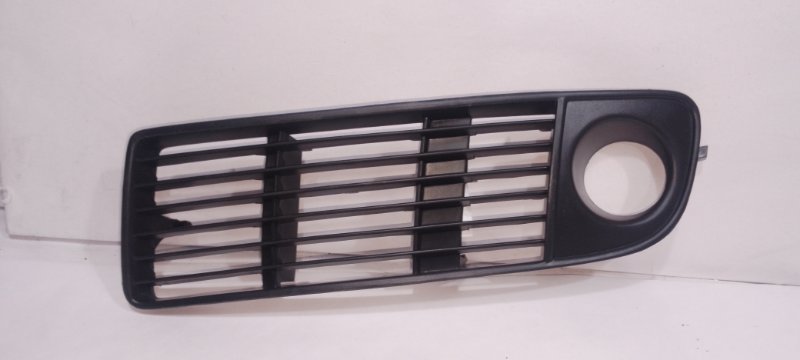 Решетка бампера передняя левая Audi A6 1997-1999 AD99013GAL новая