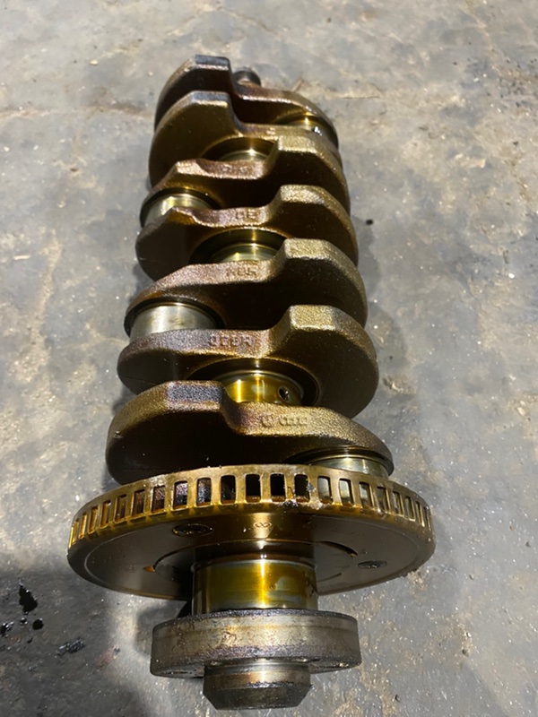 Коленвал A4 1999-2001 B5 1.8