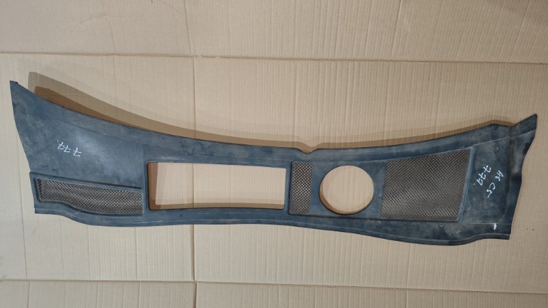 Решетка лобового стекла жабо Audi A6 1997-2005 c5 4B1819447B 01C Б/У