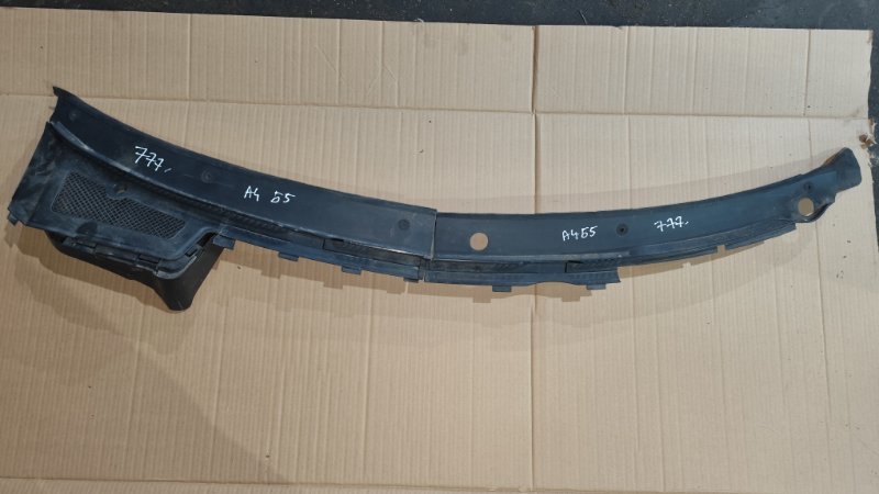 Решетка лобового стекла жабо Audi A4 1999-2002 B5 8D1819402 Б/У