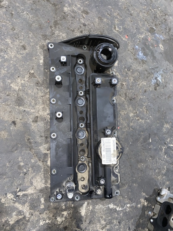Запчасть крышка клапанная Hyundai Tucson D4HD D4HD контрактная Крышка клапанная Hyundai Tucson D4HD D4HD контрактная