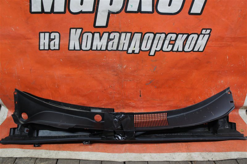 Планка под дворники TOYOTA HARRIER MXUA80 Б/У