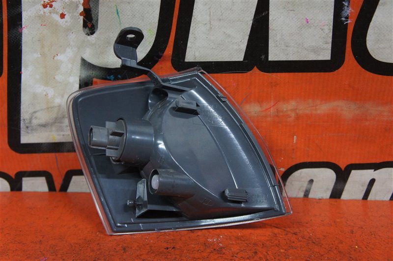 Габарит передний левый DEMIO 2001 DW3W