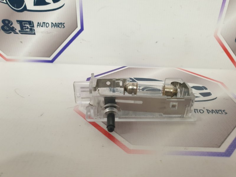 Плафон подсветки салона X3 2013 F25 N47d20c Плафон подсветки салона X3 2013 F25 N47d20c