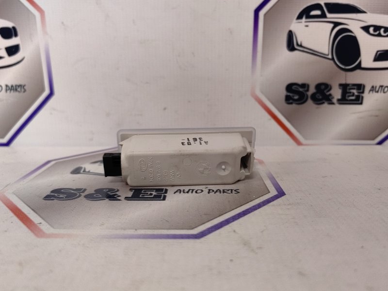 Плафон подсветки салона BMW X3 F25 N55B30