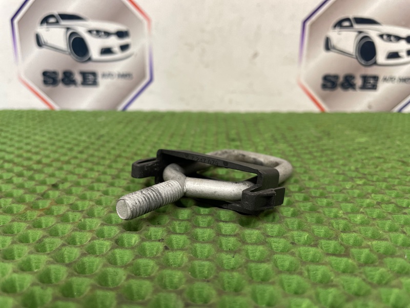 Замок капота 6 2013 F06 n55b30a Замок капота 6 2013 F06 n55b30a