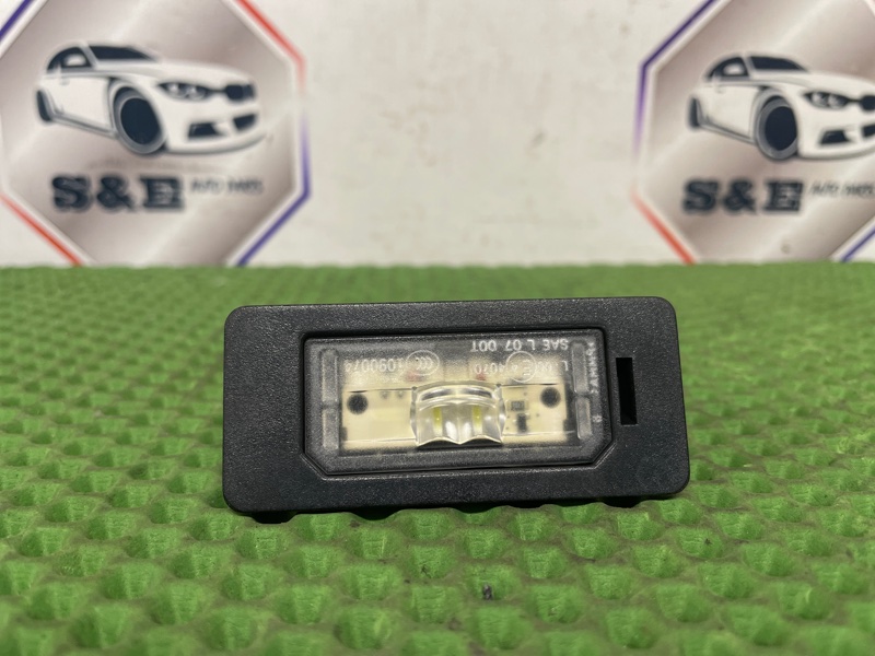 Плафон подсветки багажника BMW X5 2010 E70 N62B48 63267193293 Б/У