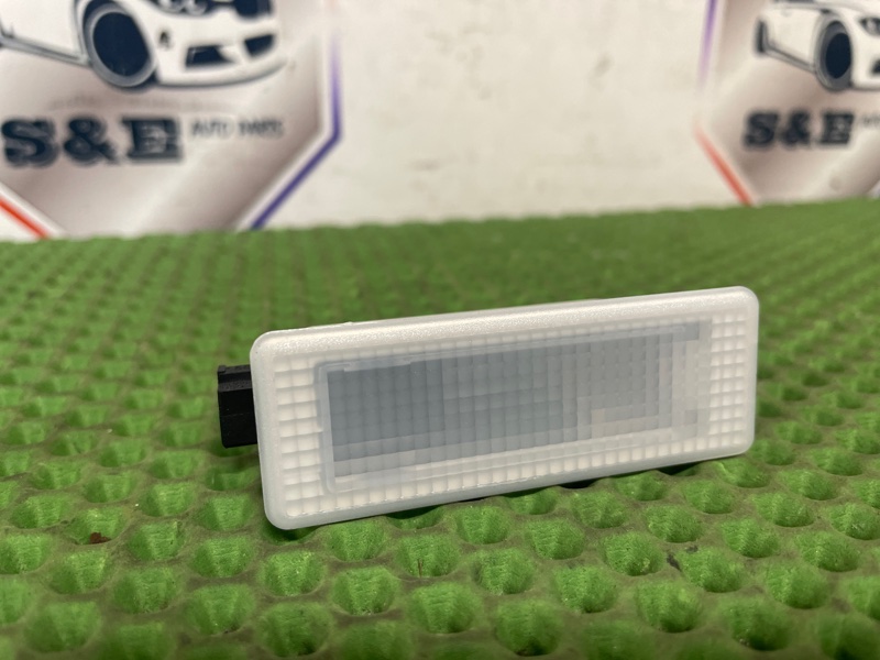 Плафон подсветки багажника X3 2011 F25 N52B30A