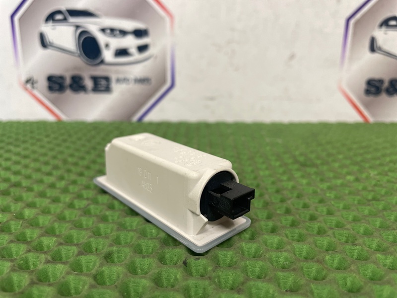 Плафон подсветки багажника X3 2011 F25 N52B30A