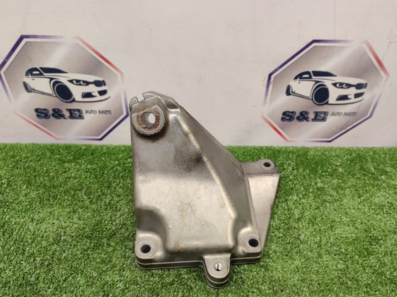Кронштейн двигателя правый Mercedes-Benz E 2007 W211 272.943 A2722231604 Б/У