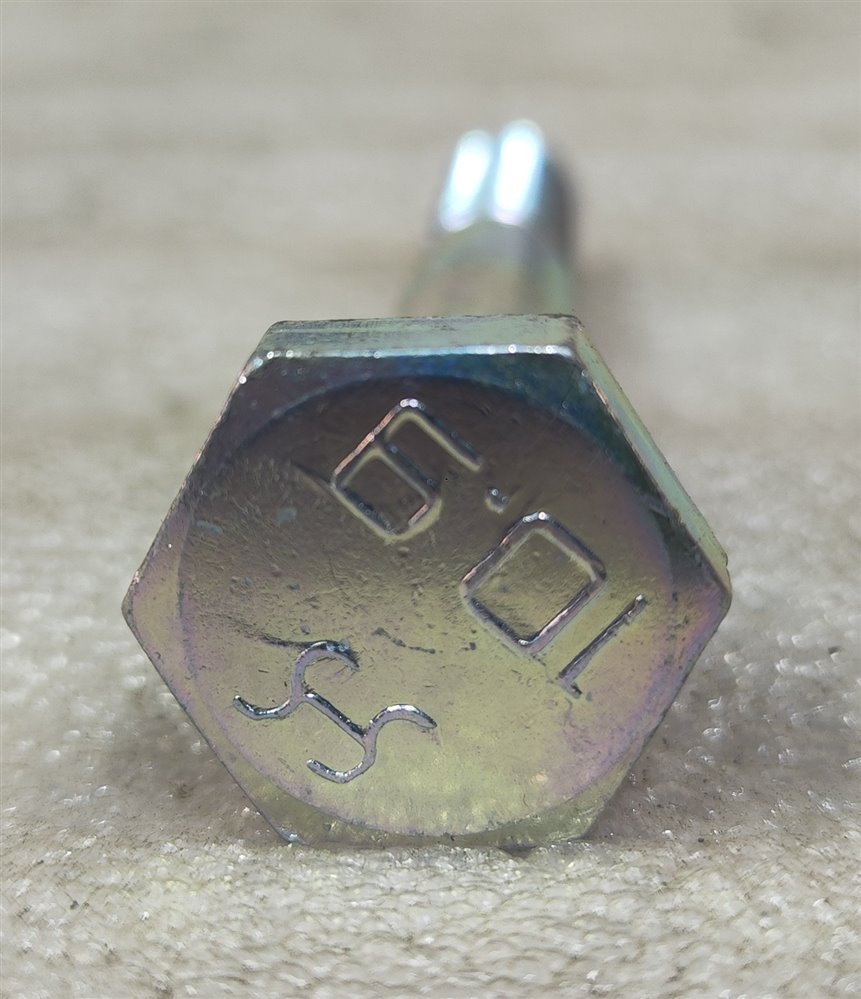 Болт натяжного ролика Actyon D20DT