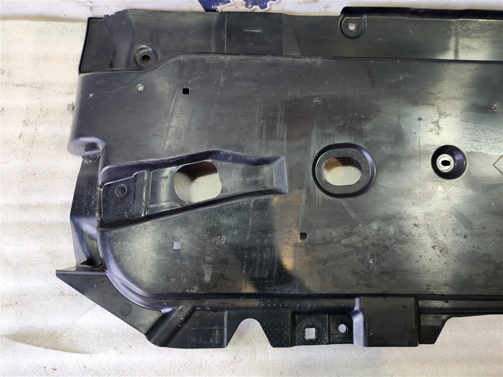 Защита днища кузова левая mazda cx-30 DM8P S8