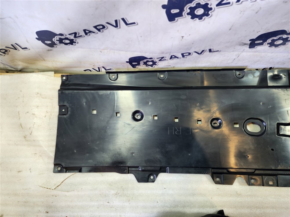 Защита днища кузова правая mazda cx-30 DM8P S8