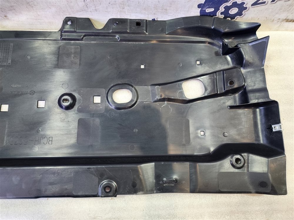 Защита днища кузова правая cx-30 2021 DM8P S8