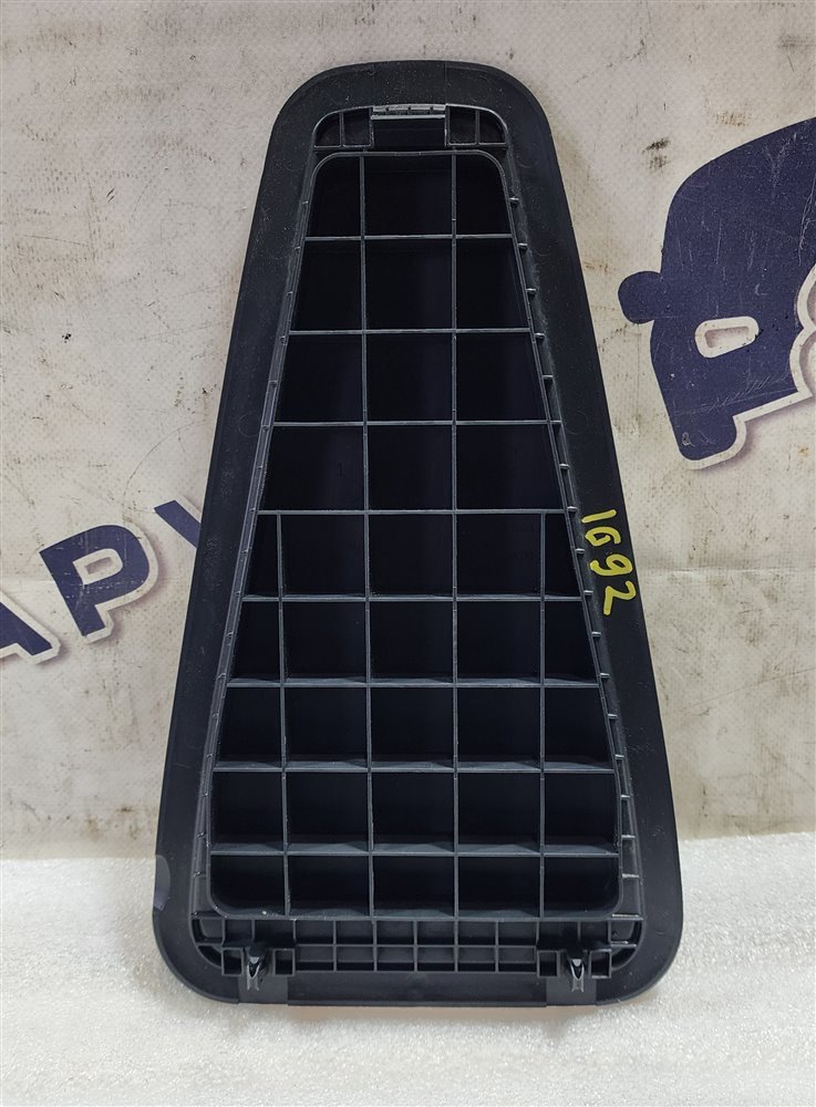 Пластик салона Leaf 2019 ZE1 EM57
