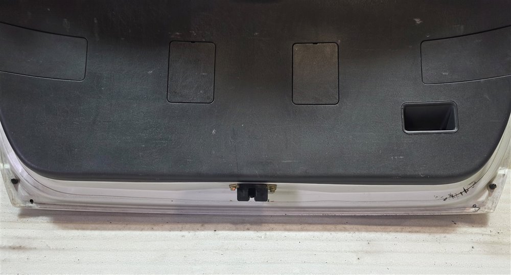 Дверь багажника caldina 1998 st215 3S Дверь багажника caldina 1998 st215 3S