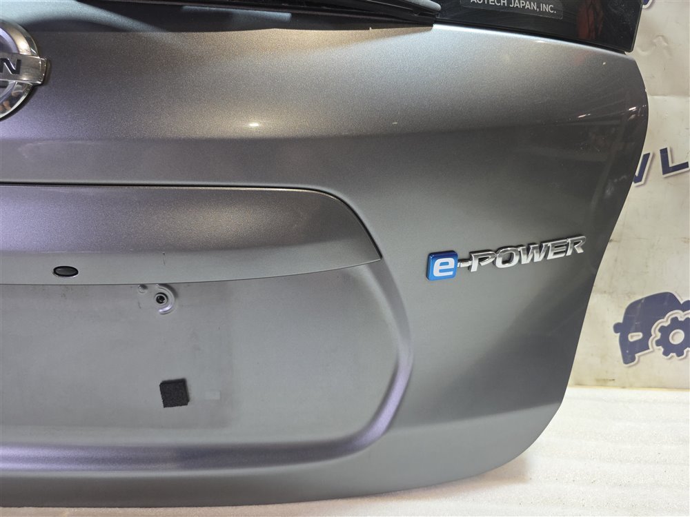 Дверь багажника Note e power 2019 HE12 EM57