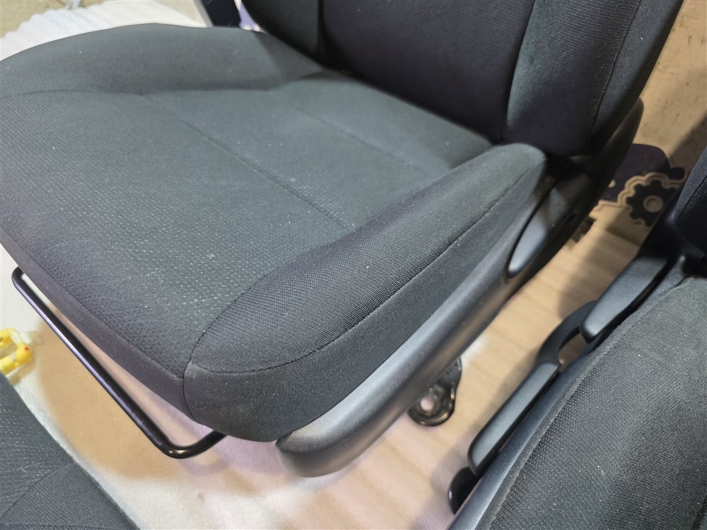 Сиденья комплект Corolla Axio 2020 NRE161 2NR Сиденья комплект Corolla Axio 2020 NRE161 2NR