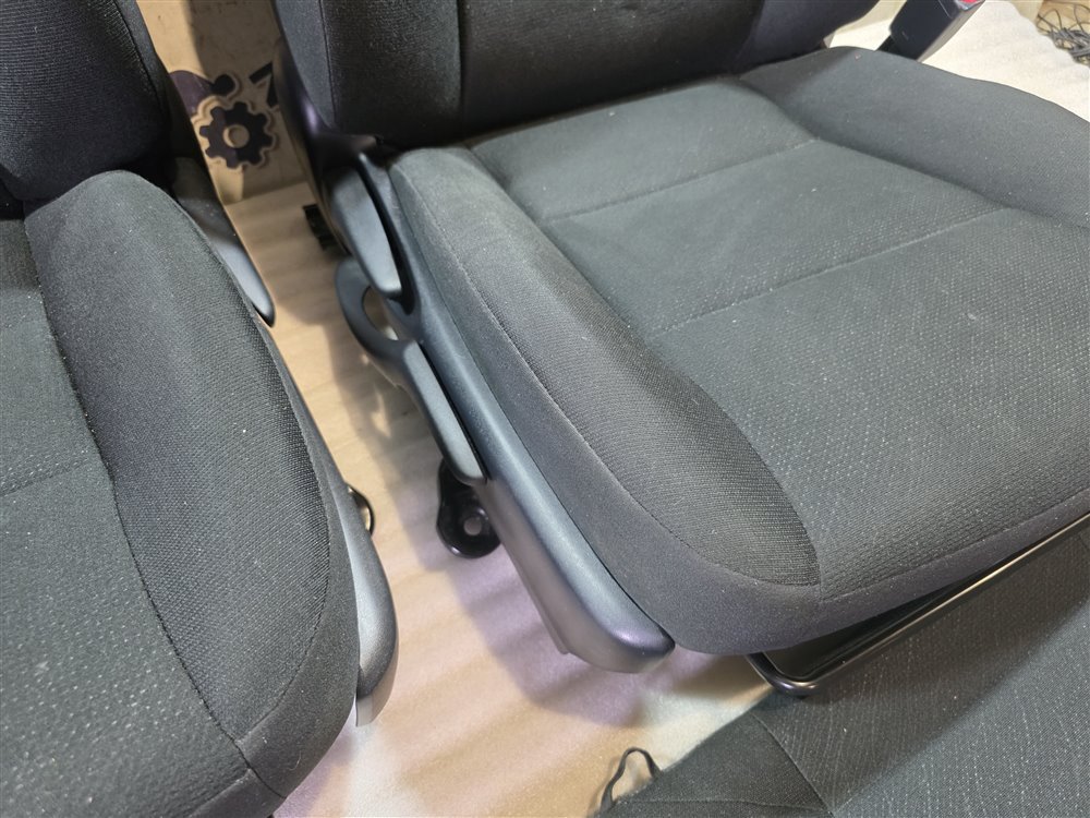 Сиденья комплект Corolla Axio 2020 NRE161 2NR Сиденья комплект Corolla Axio 2020 NRE161 2NR